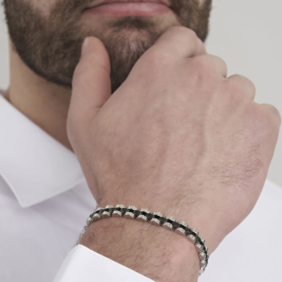 BRACCIALE UOMO IN ACCIAIO DETTAGLIO IP NERO