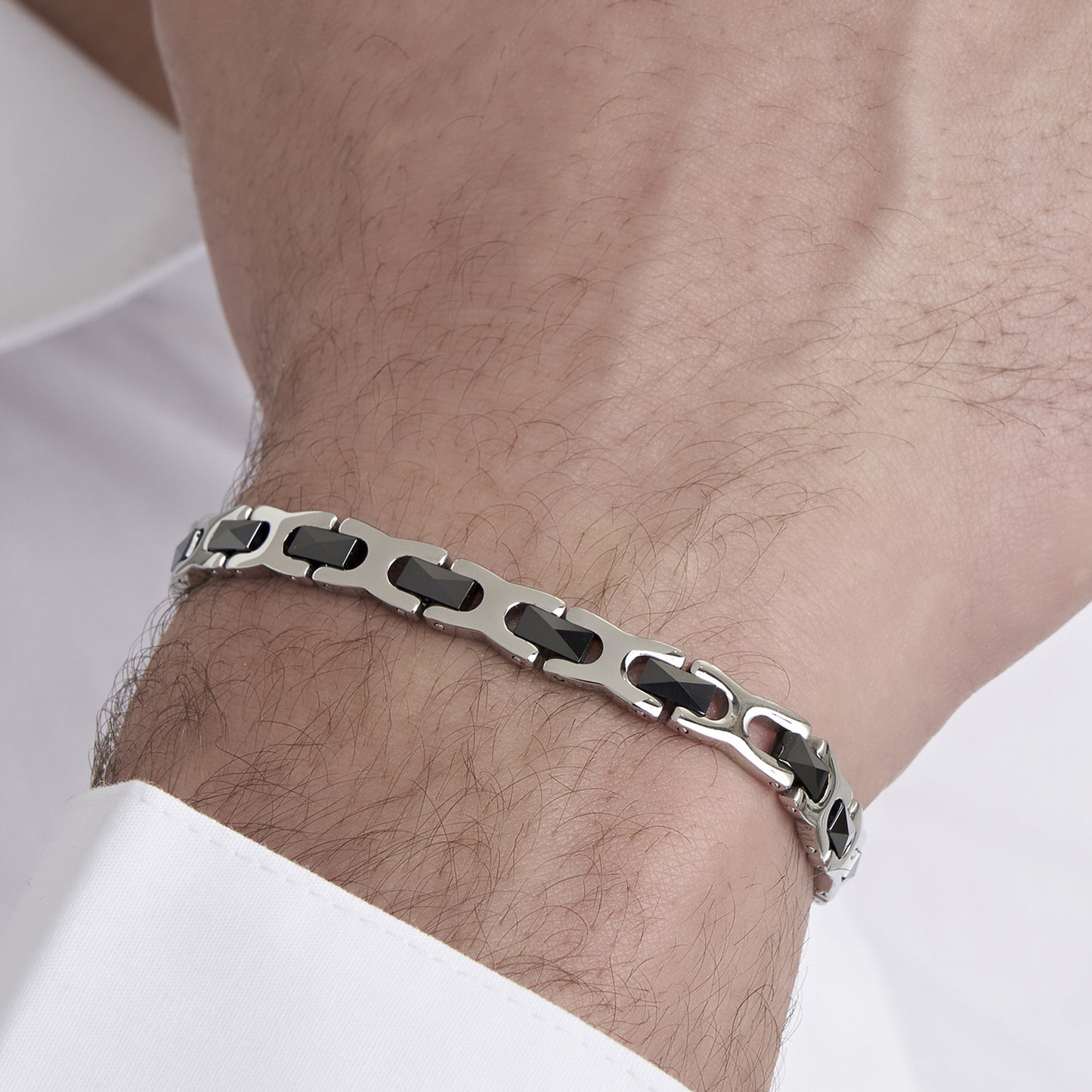 BRACCIALE UOMO IN ACCIAIO CON ELEMENTI IN CERAMICA NERA