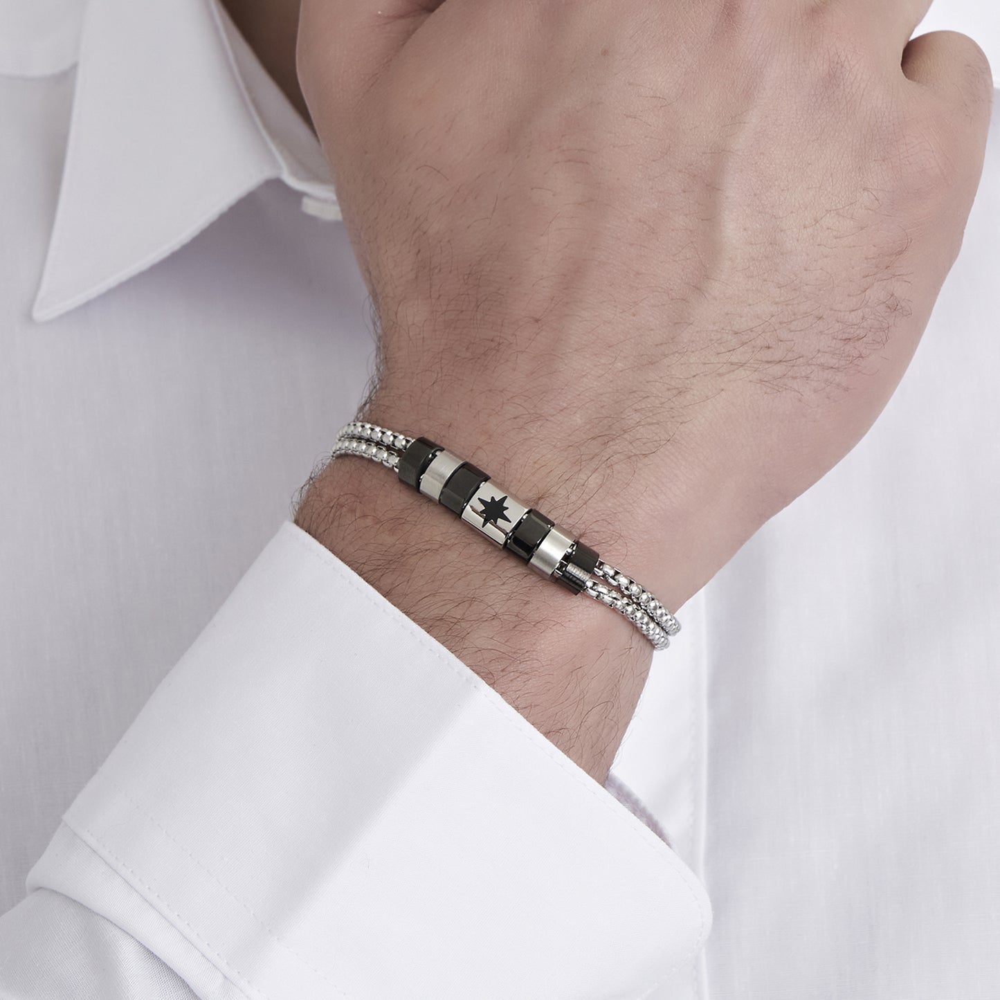 BRACCIALE UOMO IN ACCIAIO CON ELEMENTI IP NERO E ROSA DEI VENTI