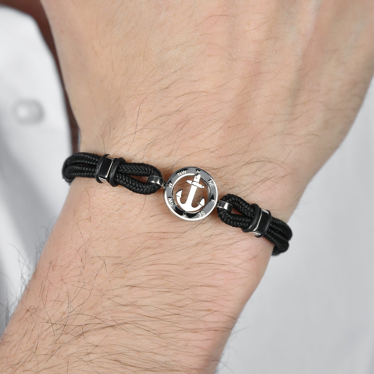 BRACCIALE UOMO IN CORDA NERA CON ANCORA CON SMALTO NERO