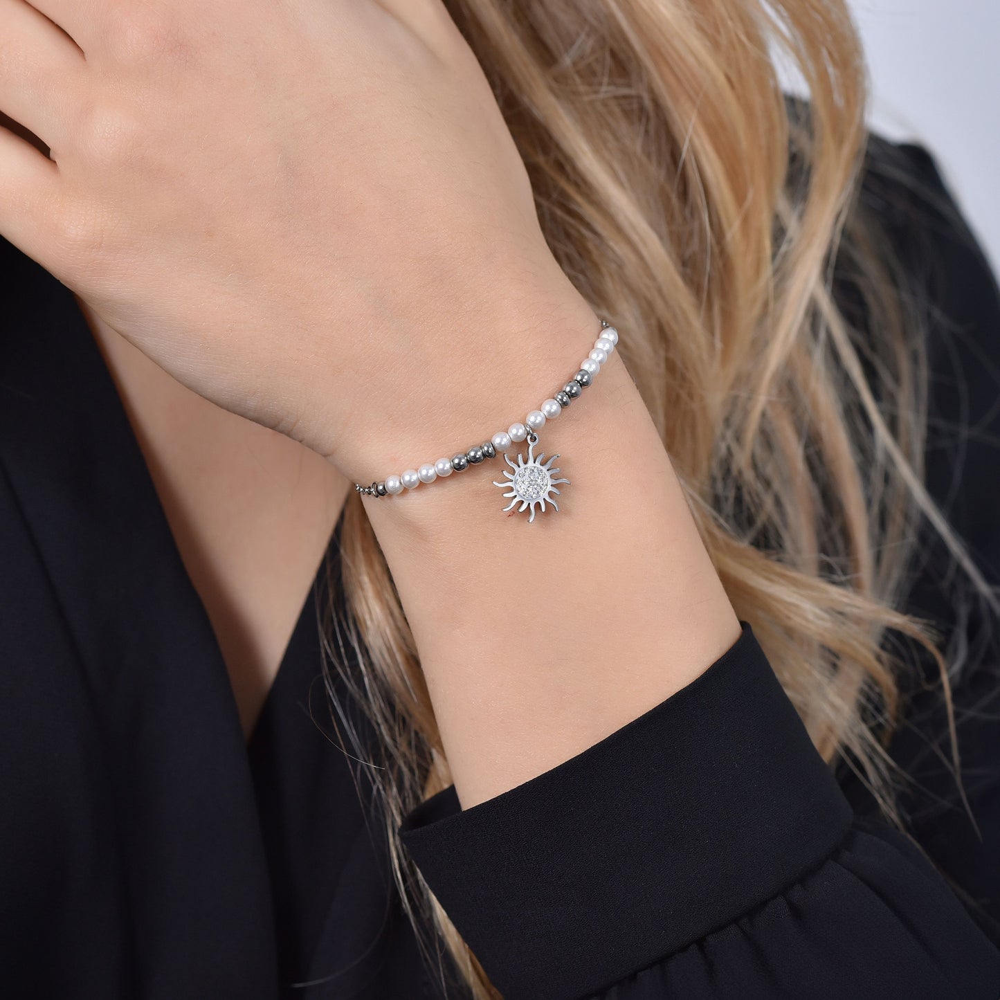 BRACCIALE DONNA IN ACCIAIO CON PERLE E SOLE