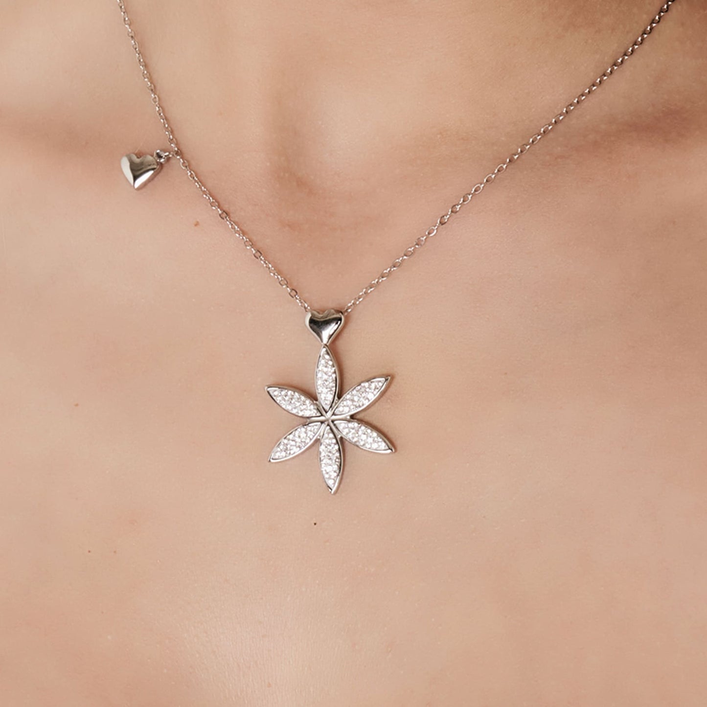 COLLANA DONNA IN ACCIAIO CON FIORE DELLA VITA E CUORE